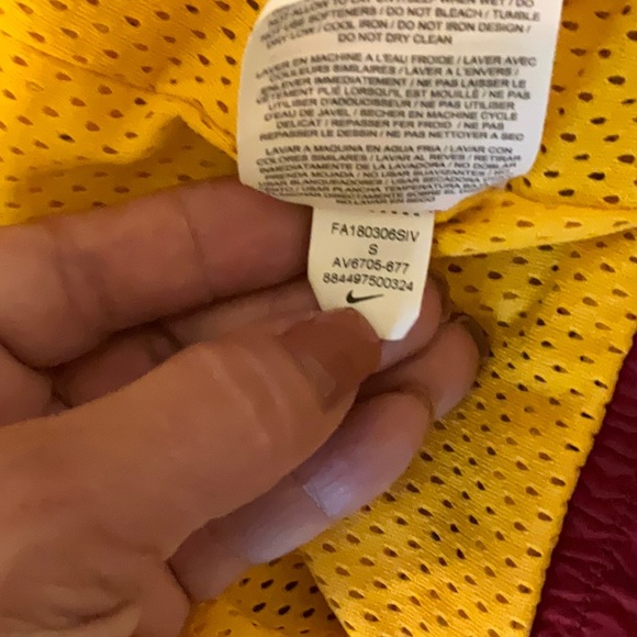 Nike Men’s Size Small Cleveland Cavaliers Zip Up Jacket, Great Condition! - Picture 9 of 11